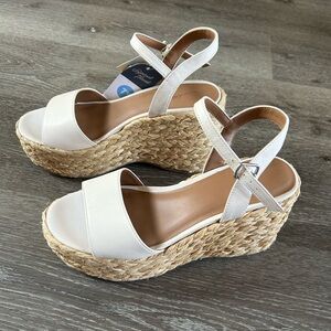 NWT 7 1/2 Universal Thread White / Alisha Woven Platform Open Toe Wedge Sandals